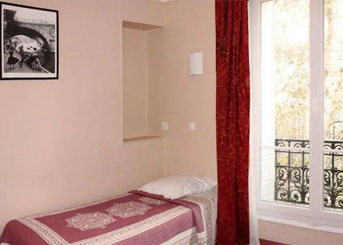 Otel Baudin